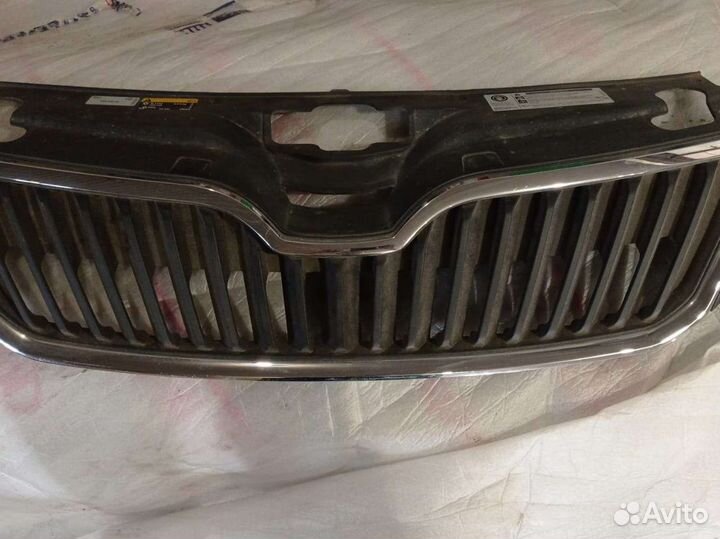 Решетка радиатора skoda rapid 11-20г