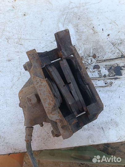 Суппорт передний правый Рено сценик 1. 1999-2003 г