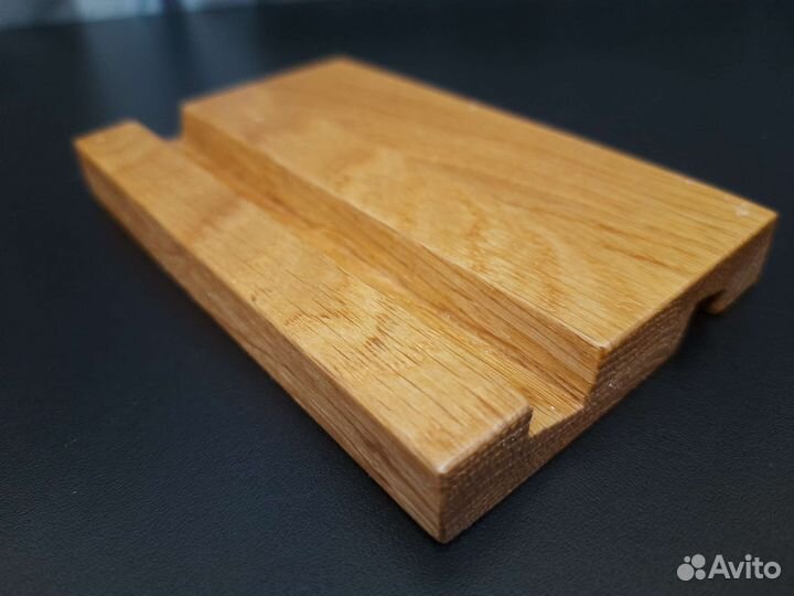 Подставка для смартфонов из натурального дуба