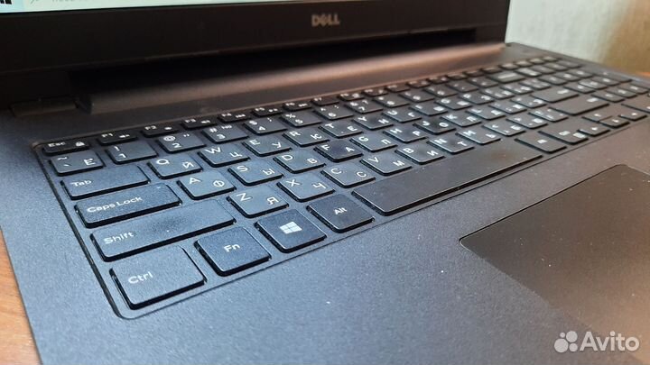 Стильненький бюджетный игровой ноутбук Dell