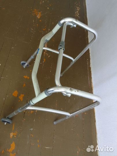 Ходунки для взрослых с колесами