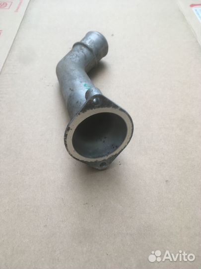 Subaru Forester SK корпус термостата