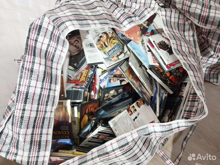 Диски с фильмами. Много