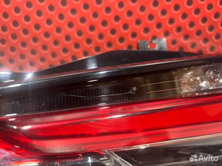 Фонарь крышки багажника правый Lexus Nx 300H Z10
