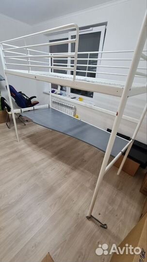 Стол (столешница) под кровать чердак IKEA икеа