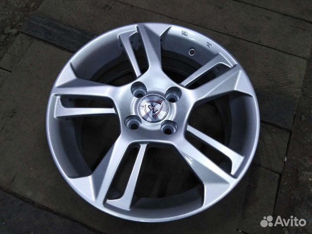 Новый диск r15 4x100, модель SH708