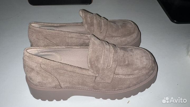 Лоферы замшевые бежевые