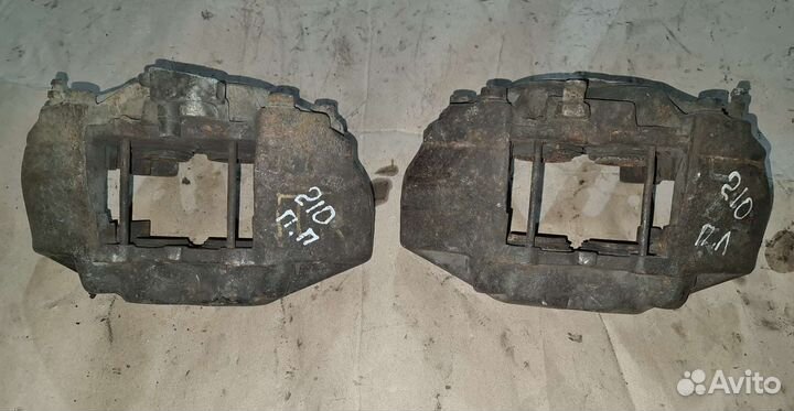 Супорта передние Mercedes W210