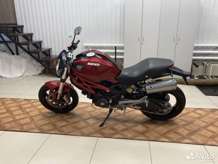 Ducati monster 696 2013