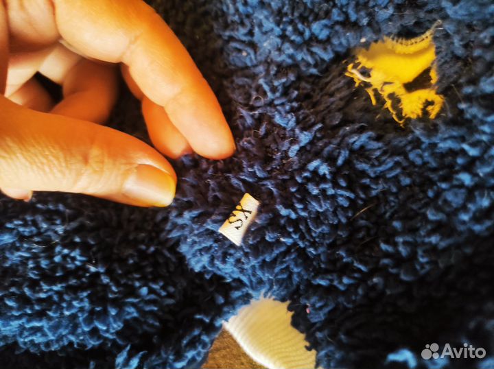 Комбезик на мелкую собачку и игрушка для кошки