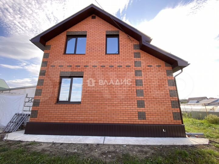 Дом 111,7 м² на участке 9,5 сот.