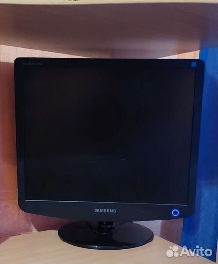 Монитор Samsung