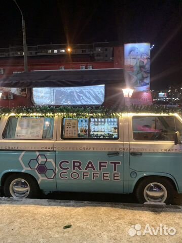 Бариста в кофемобиль