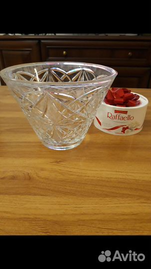 Ваза хрустальная