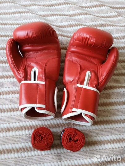 Боксерские перчатки everlast 10 oz