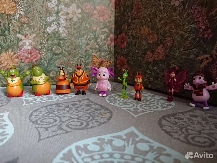 Фигурки Лунтик от киндеров, Хеллоу кити