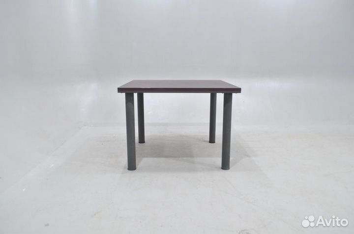 Стол для переговоров