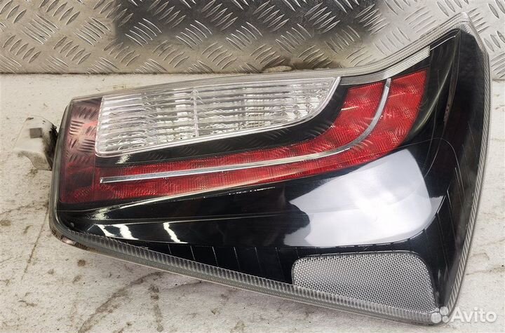 Стоп-сигнал задний правый Toyota Prius ZVW30 2ZR