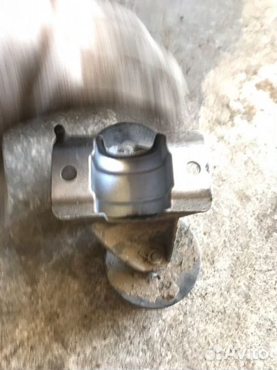 Скоба стабилизатора задняя правая Bmw 5-Series F07