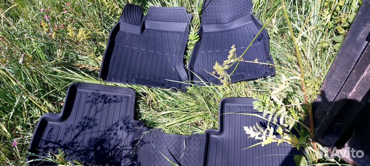 Коврики автомобильные с высоким бортиком. Новые