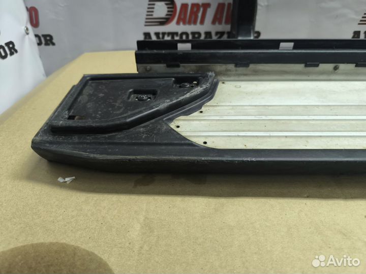 Подножка порога правая Mitsubishi Pajero Sport 3