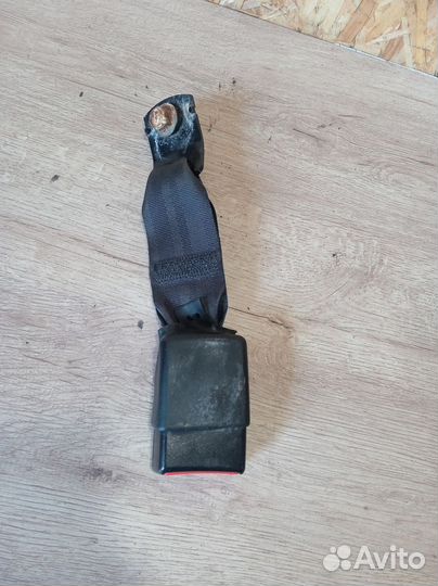 Ответная часть ремня безопасности Nissan Juke F15