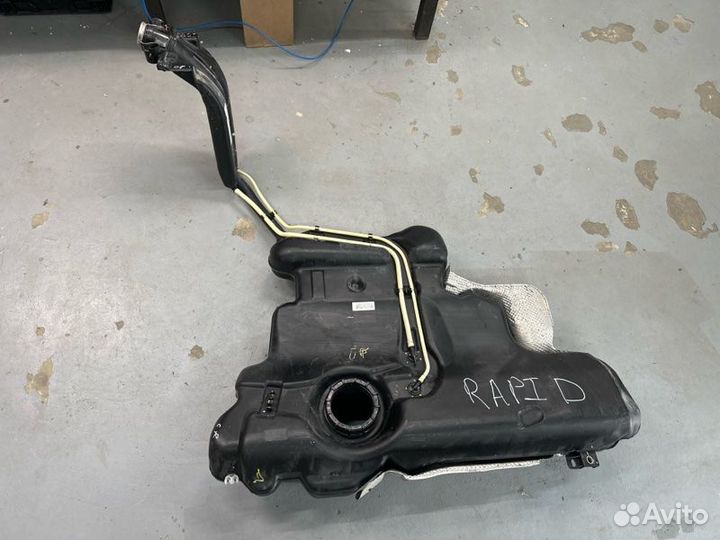 Бензобак\бак топливный Skoda Rapid 1.6 cwva 2016