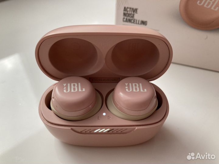 Беспроводные наушники jbl live free