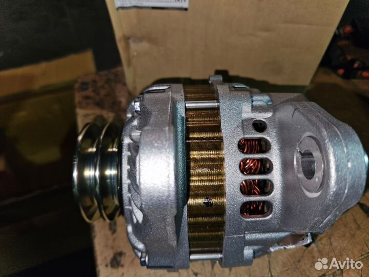 Генератор Mitsubishi Pajero Sport 3,2 1800A062