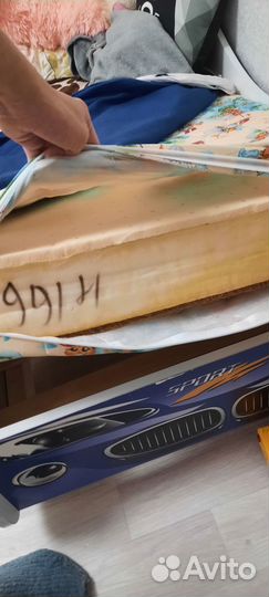 Детская кровать машинка с матрасом бу