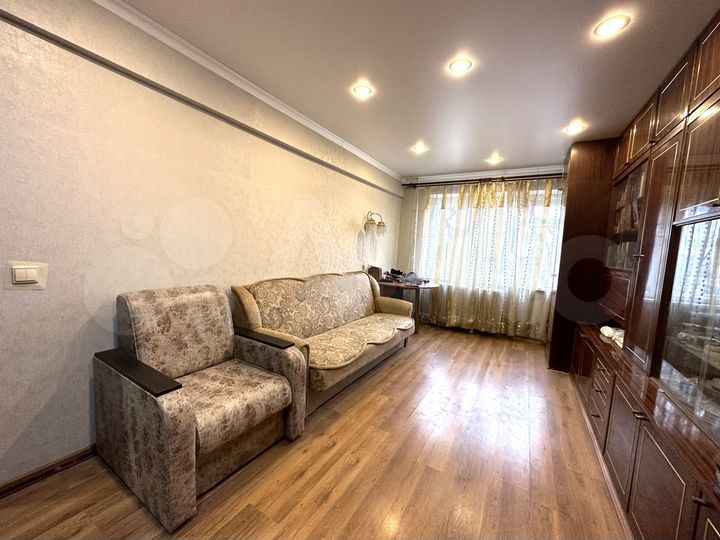 3-к. квартира, 65 м², 2/5 эт.