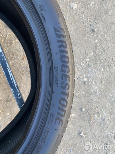 Bridgestone Alenza 001 235/45 R20