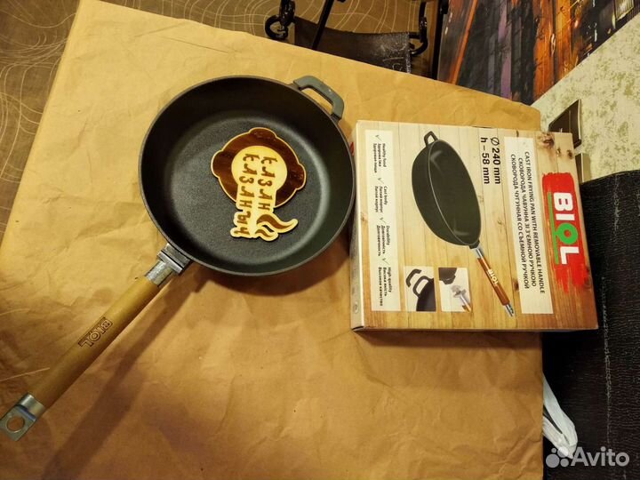Сковорода чугунная Биол 24см