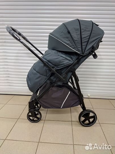 Новая коляска с перекидной ручкой + механич.спинка