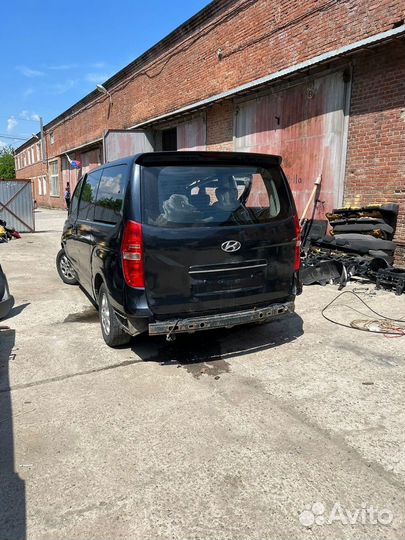 В разборе Хендай H1 Хендай Гранд Старекс 2.5 D4CB