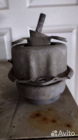 Подушка двс BMW E71