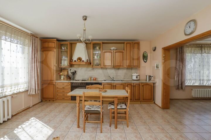 Дом 275,6 м² на участке 16,7 сот.