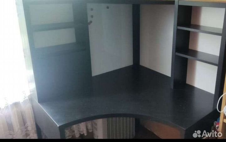 Письменый стол IKEA Micke (угловой)