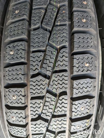 Kumho I'Zen Stud Snow KW11 155/70 R13 28