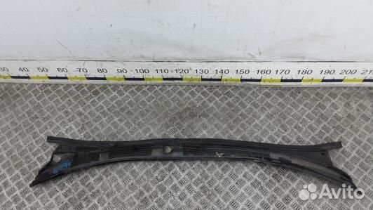 Накладка декоративная (жабо, дождевик) mitsubishi