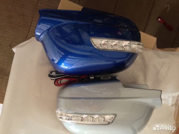 Накладки зеркал с поворотником и подсветкой kyron