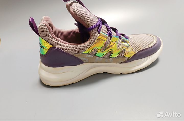 Кроссовки женские 40