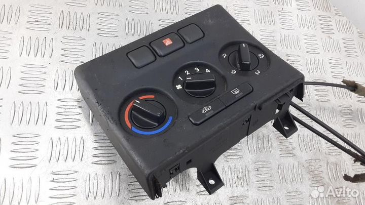 Блок управления климатической установкой Opel Zafi