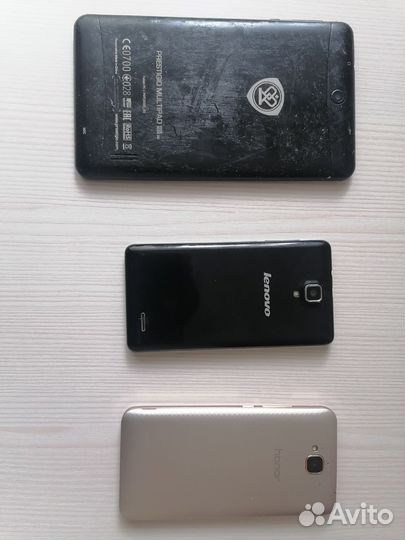 Планшет и два телефона