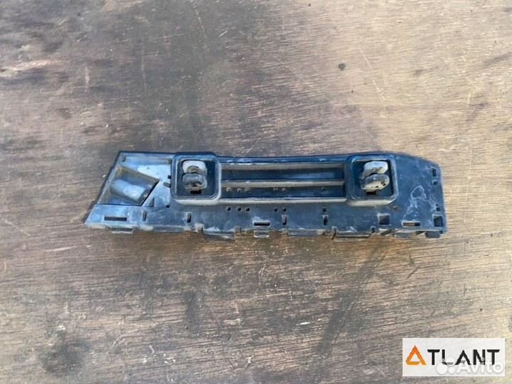 Крепление бампера передняя правая honda airwave