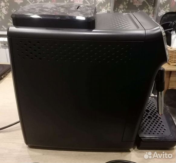 Кофемашина philips EP3246/70 Series 3200 LatteGo