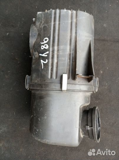 Корпус воздушного фильтра Range Rover L322 02-05