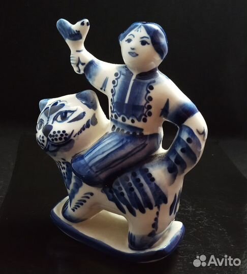 Гжель Фигурка Мой Котик Мальчик с Котом Фарфор