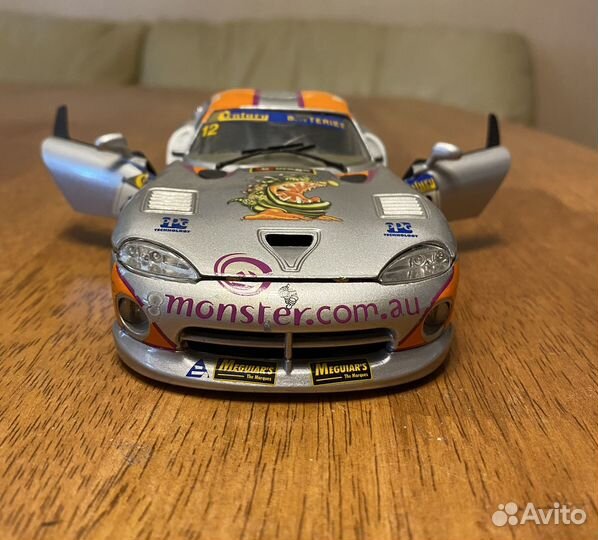 Модель машины Dodge Viper GTS Coupe 1/24