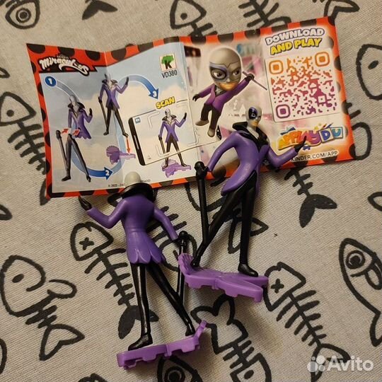 Киндер игрушки Леди Баг Бражник